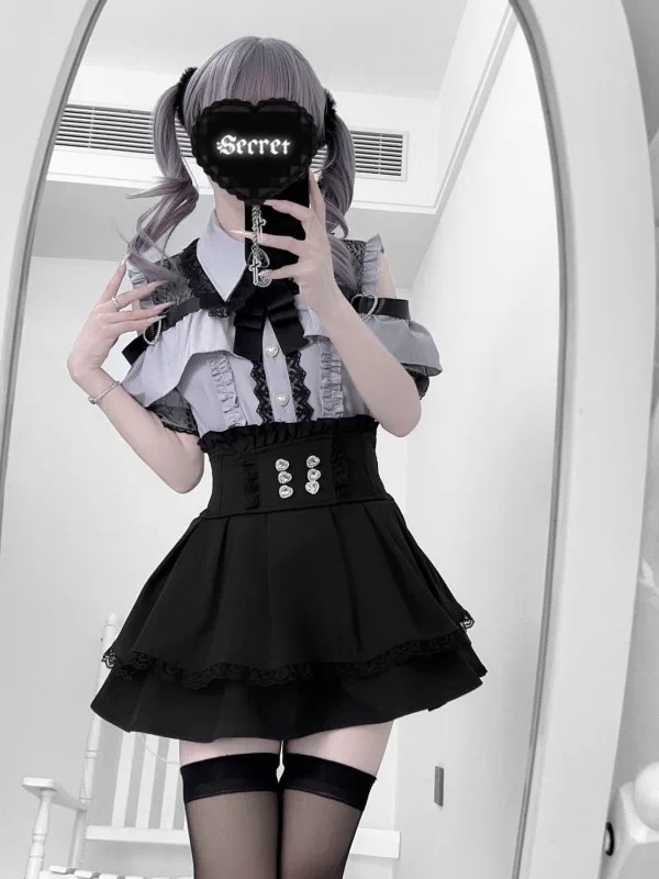 고딕 스타일 어깨 노출 셔츠와 하이웨이스트 미니스커트  - Blouse Off Shoulder 리뷰 및 가격
